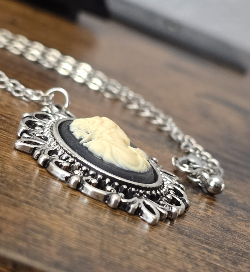 Vintage Style Pendant Princess Necklace