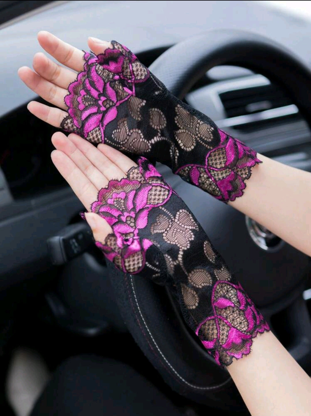 Lace Fingerless Gloves