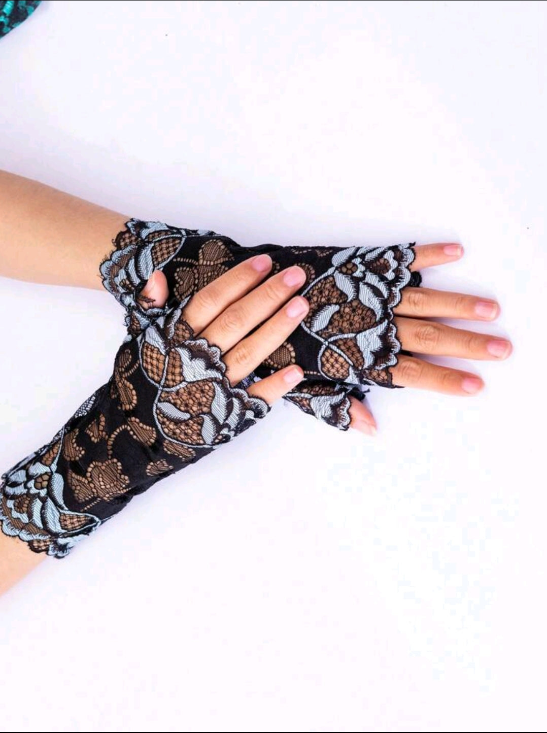 Lace Fingerless Gloves