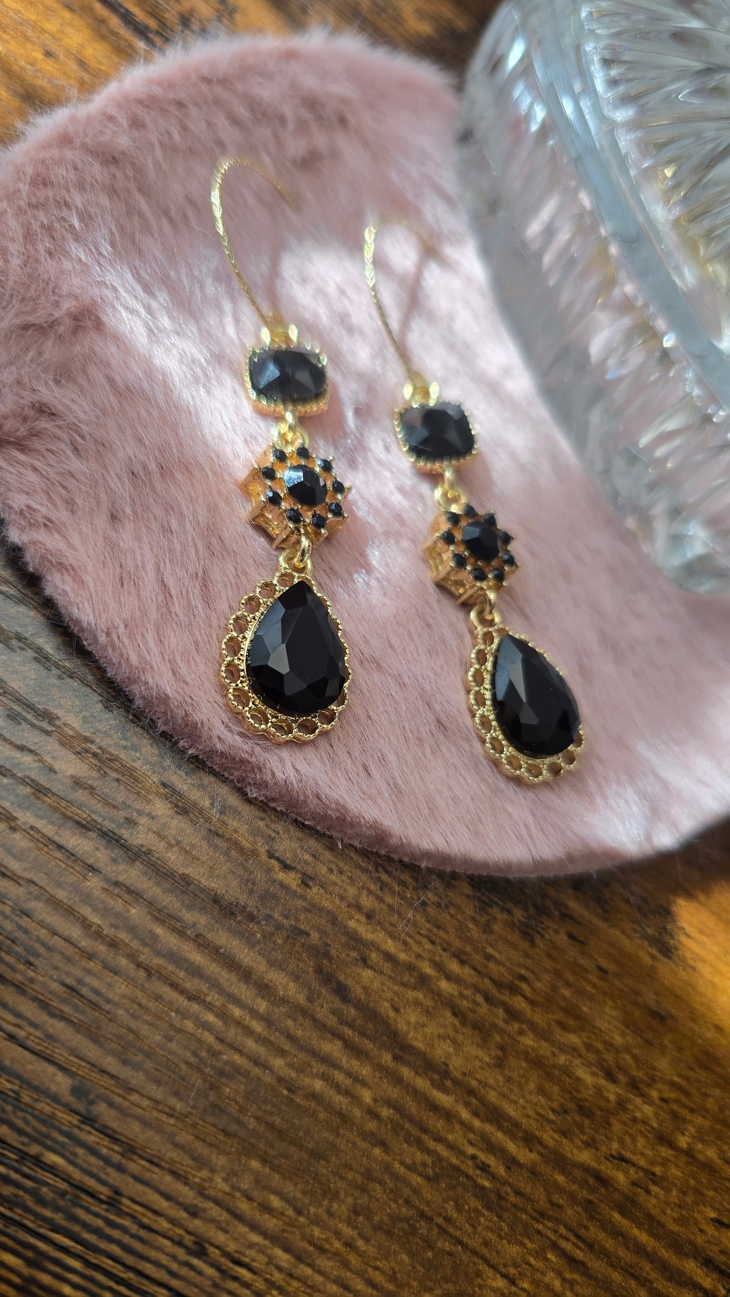 Black Sophie Dangle Earrings