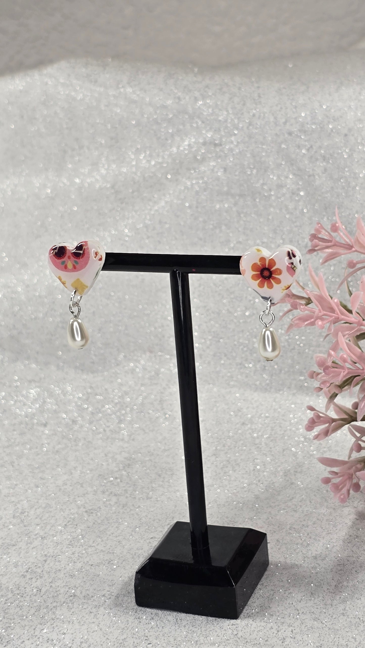 Señorita Heart Shaped Dangle earrings