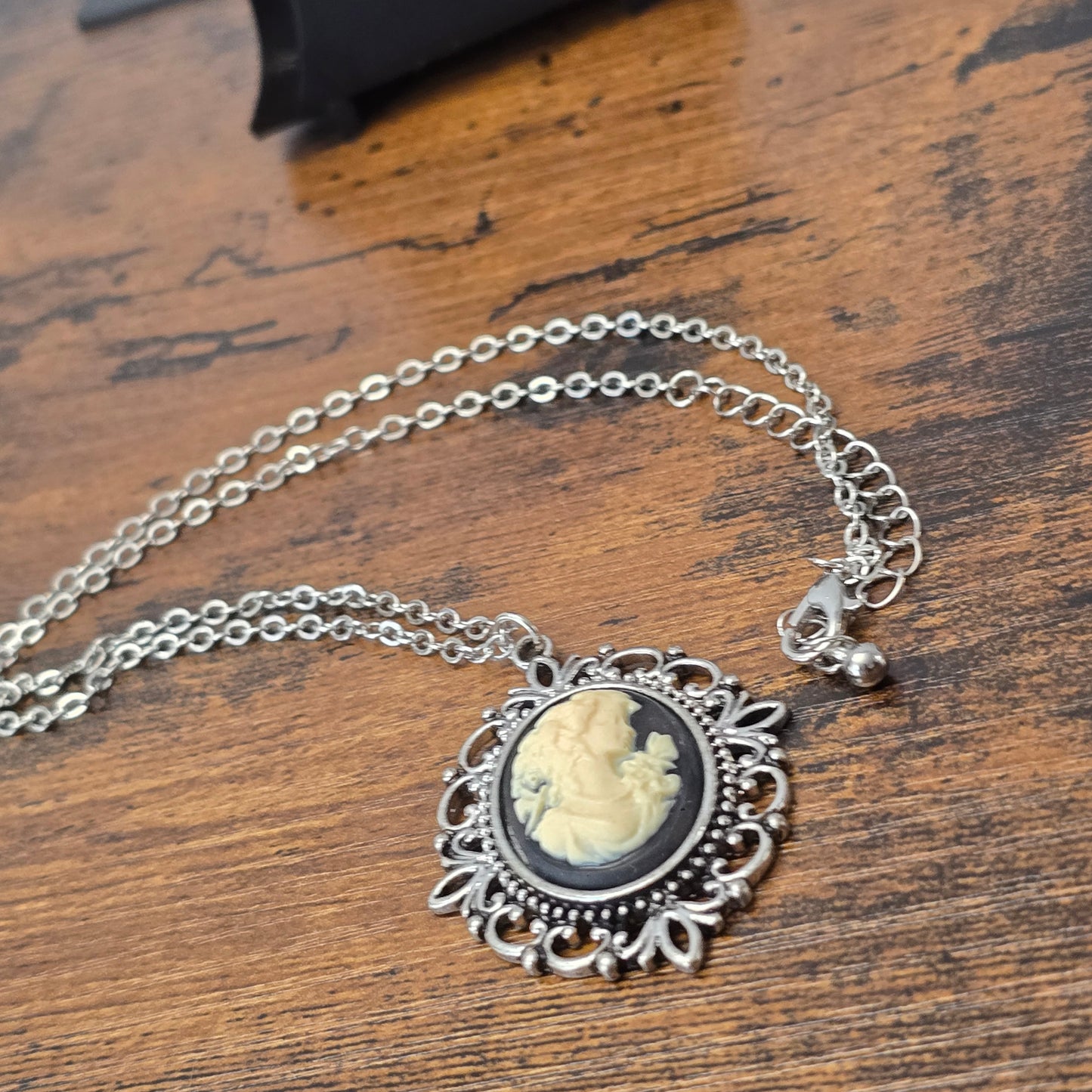 Vintage Style Pendant Princess Necklace