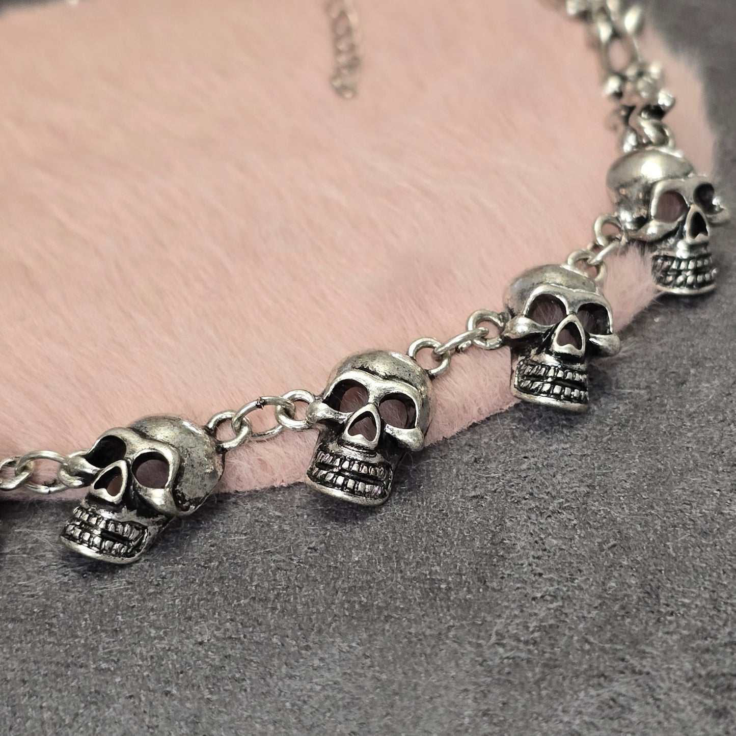 Skull Choker