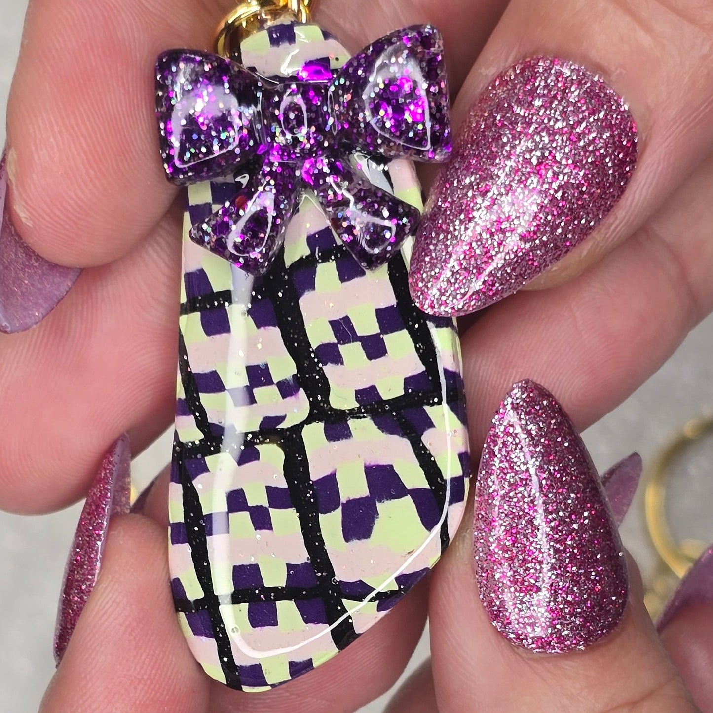 Curvy Square pattern keychain