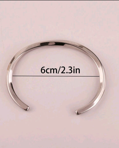 Minimalist Möbius Stainless Steel Bracelet