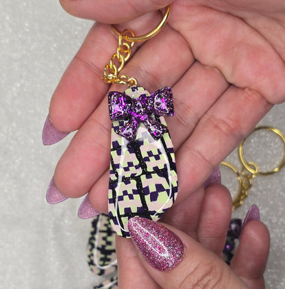 Curvy Square pattern keychain