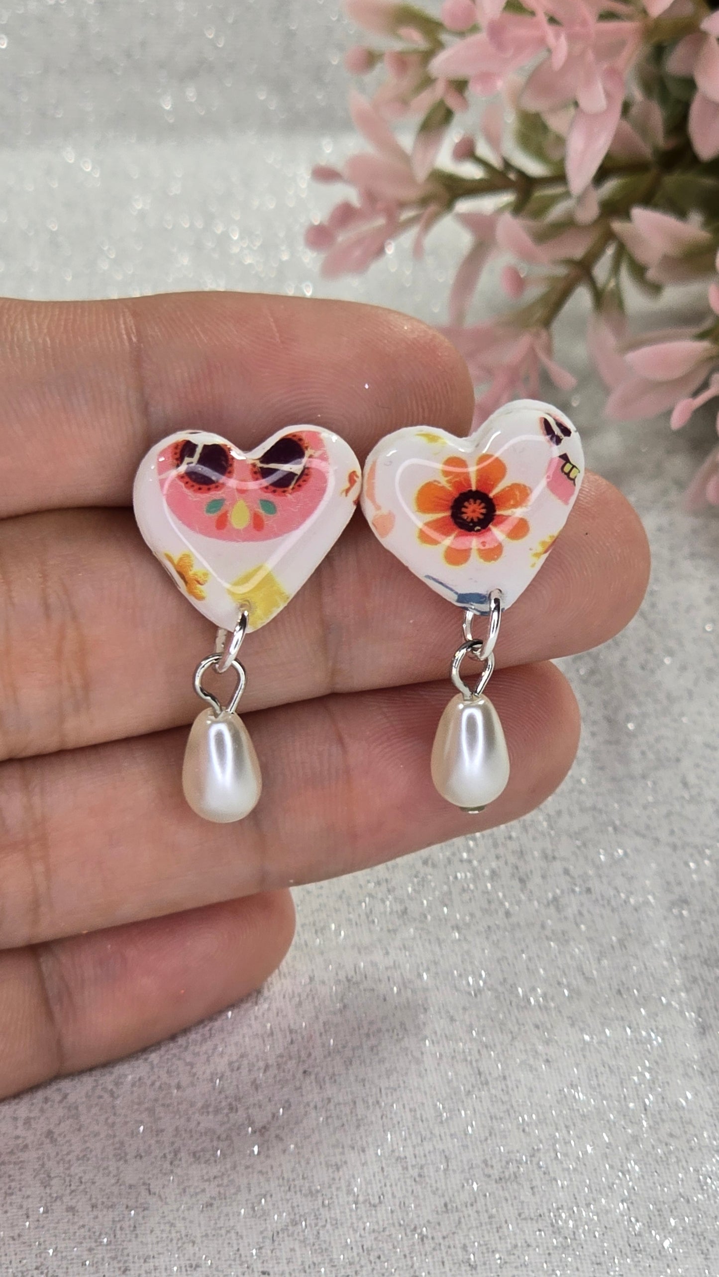 Señorita Heart Shaped Dangle earrings