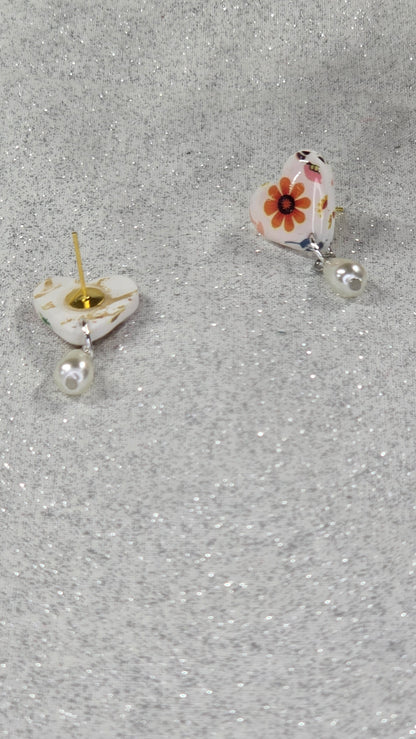 Señorita Heart Shaped Dangle earrings